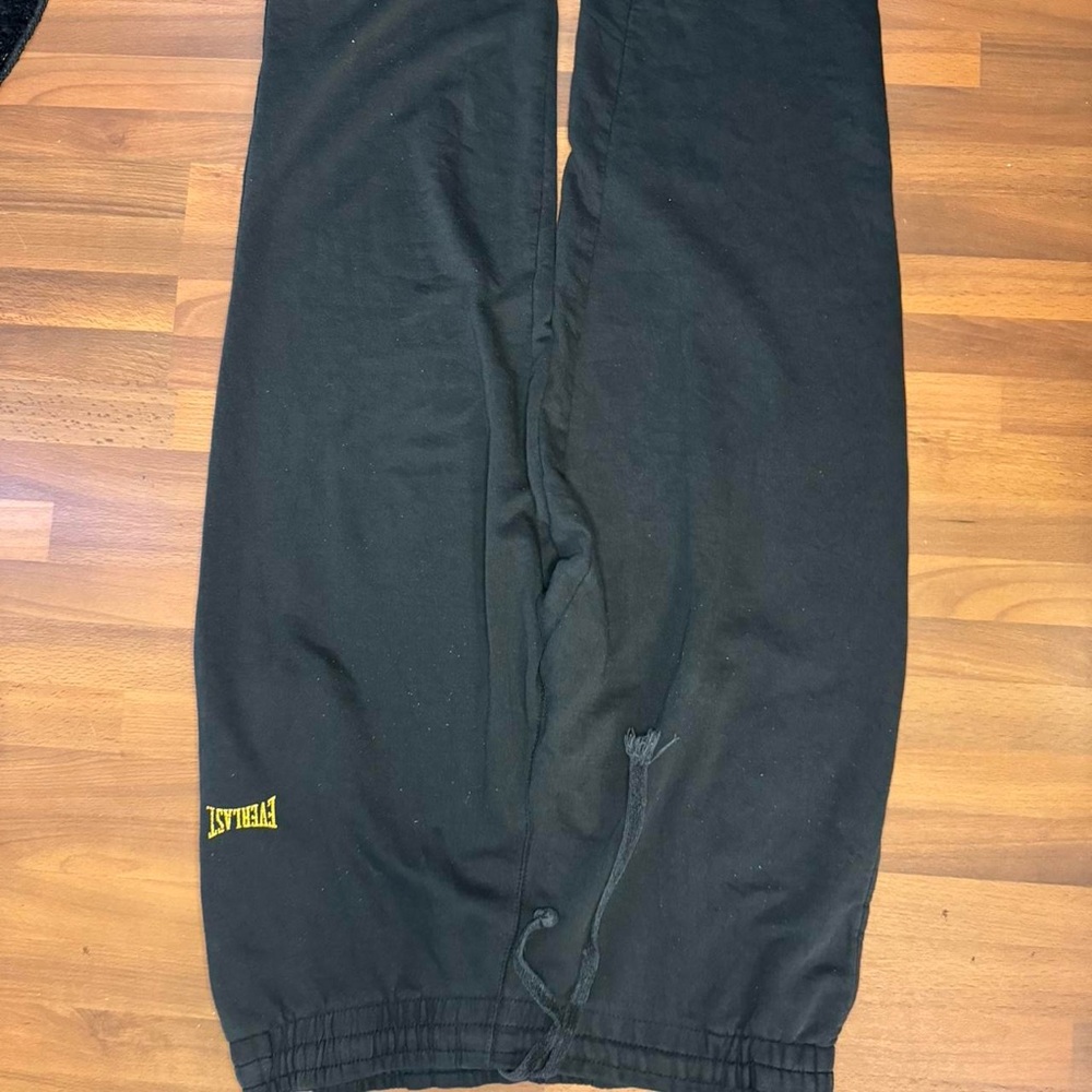 Black everlast sweats L